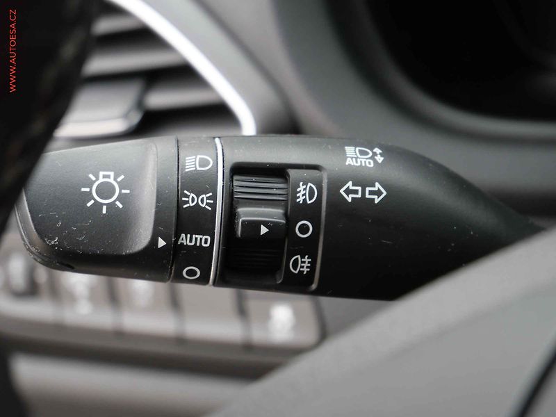 Hyundai i30 (2020) 1.5DPi, ČR, Comfort - fotka 13 z 20