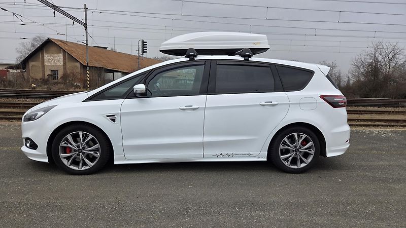 Ford S-MAX (2018) ST - Line 177 Kw - fotka 2 z 21