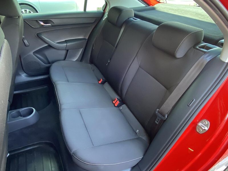 Škoda Rapid 1.2 TSI 63 kW Ambition - fotka 22 z 23