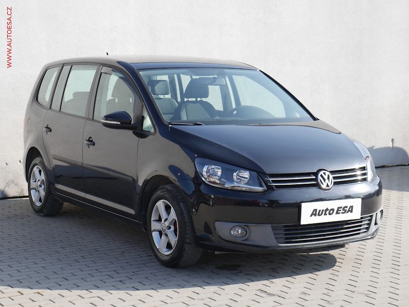 Volkswagen Touran (2010) 1.2 TSi, Trendline, výhřev - fotografie inzerátu