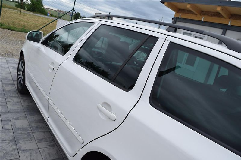 Škoda Octavia 1,2 TSI 77KW 2XKOLA XENONY - fotka 11 z 43