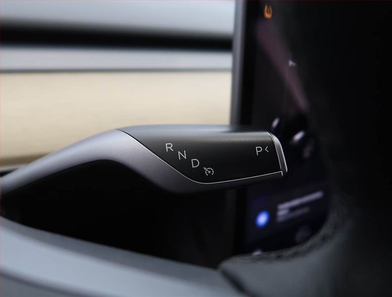 Tesla Model Y (2023) RWD LFP 60kWh, SoH 93% - fotka 12 z 32