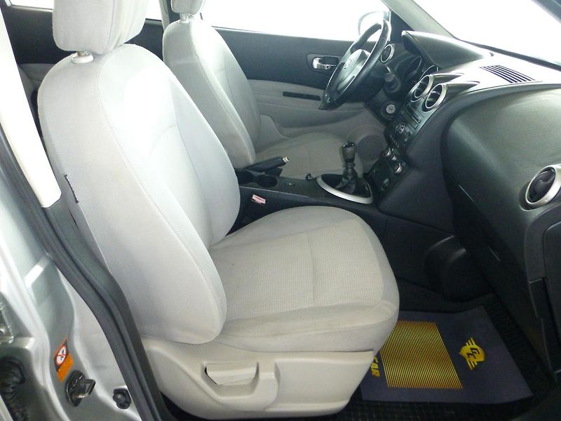 Nissan Qashqai (2008) 1,5DCI*DIGI*ALU*PANORAMA - fotka 19 z 25