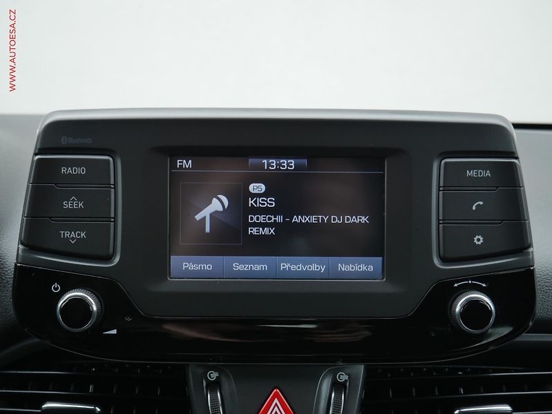 Hyundai i30 (2018) 1.4T-GDi, 2.maj,ČR, AC, park - fotka 17 z 21