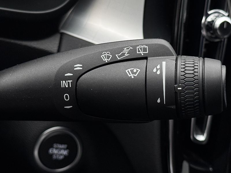 Volvo XC40 B4 DARK PLUS CZ 1.maj - fotka 32 z 47