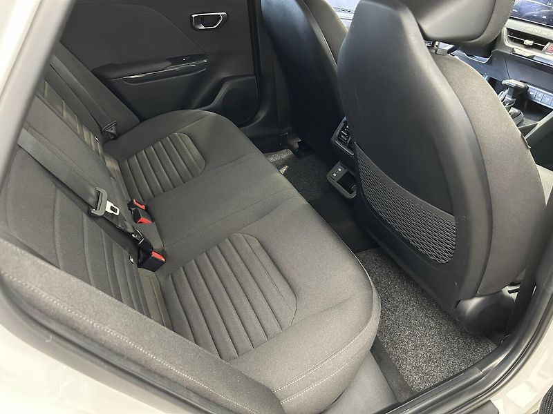 Kia K4 1.6 T-GDi EXCLUSIVE 110 KW (20 - fotka 26 z 29