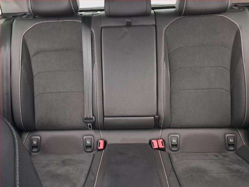 Volkswagen Arteon (2023) 2.0 TSI - fotka 10 z 18