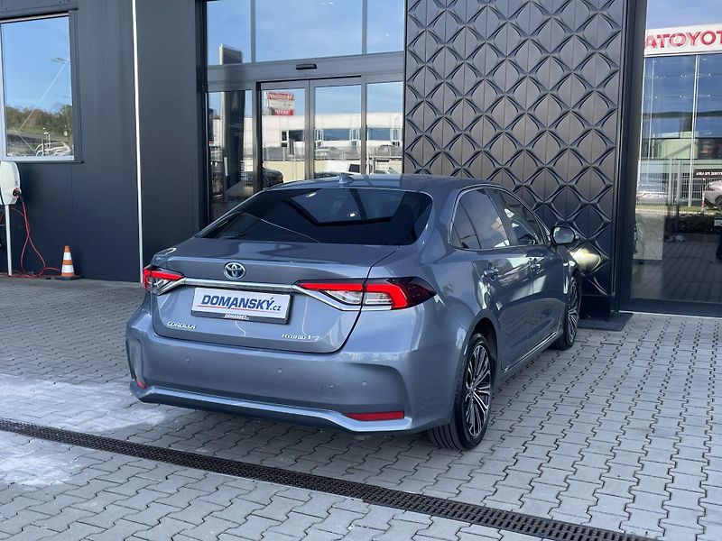 Toyota Corolla COM. STYLE TECH 1.8 Hyb. 90 kW - fotka 3 z 28