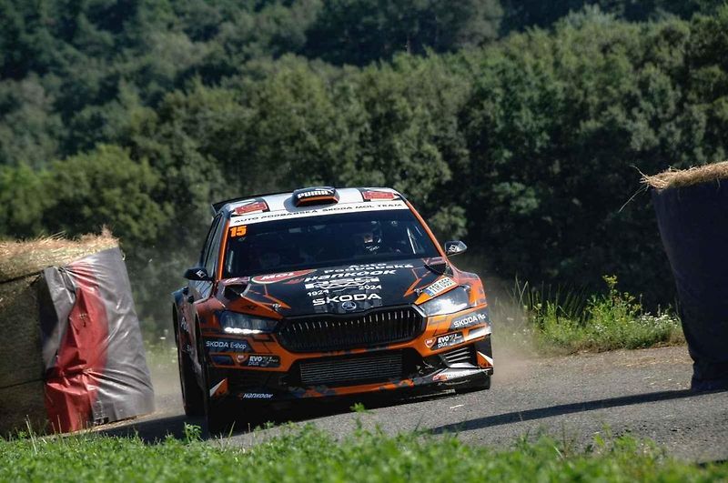 V rámci přípravy na víkendový 53. ročník Barum Czech Rally Zlín absolvovala třicítka pilotů úterní test na trati Ludkovice - Biskupice.