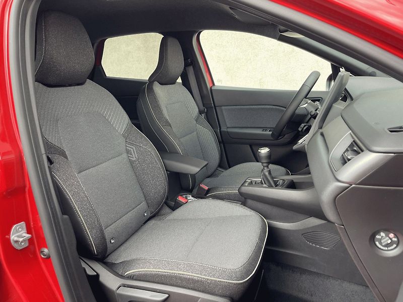 Renault Captur (2026) Techno 1,0TCe 90k - fotka 8 z 26