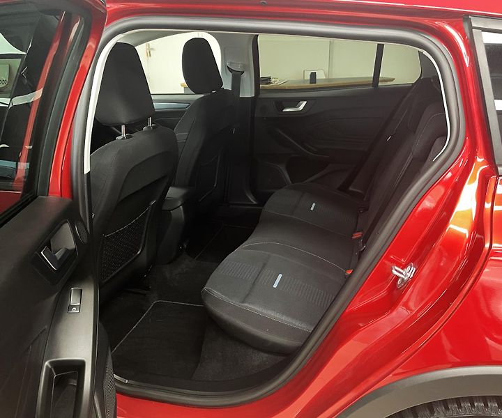 Ford Focus 1.0 EcoBoost  Active X AT, ČR - fotka 9 z 29