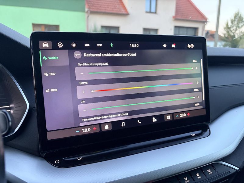 Škoda Octavia 2.0TDI 110KW DSG LED VIRTUAL - fotka 39 z 53