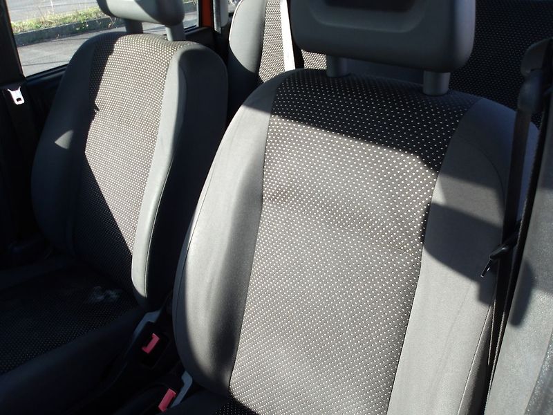 Fiat Panda 1,1i ČR NOVÁ STK ! - fotka 18 z 24