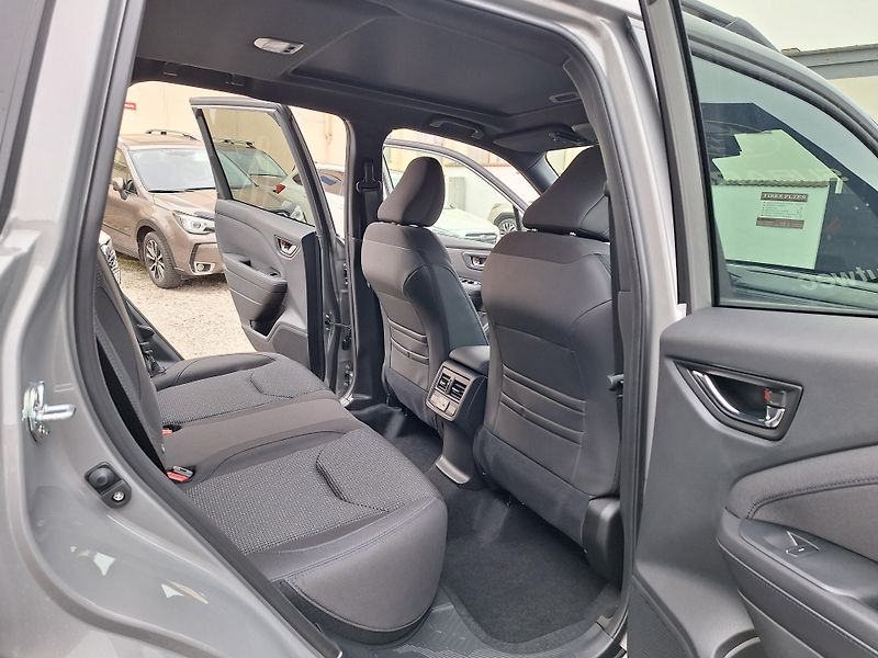 Subaru Forester (2026) Comfort s NAVI -65.000 Kč - fotka 11 z 21