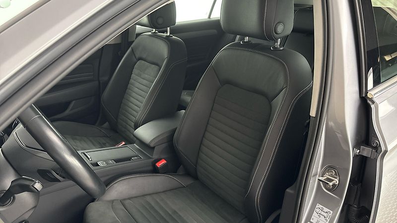 Volkswagen Passat 2.0 TDI DSG Elegance Variant - fotka 15 z 27