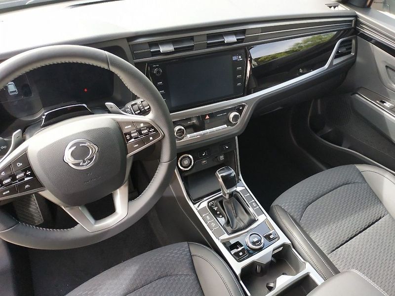 KGM Korando 1.5T, ELEG.,2WD, AT, SKLADEM - fotka 14 z 30