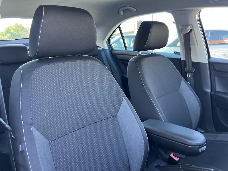Škoda Rapid 1.2TSi 63kw PŮVOD ČR KLIMA ALU - fotka 30 z 37