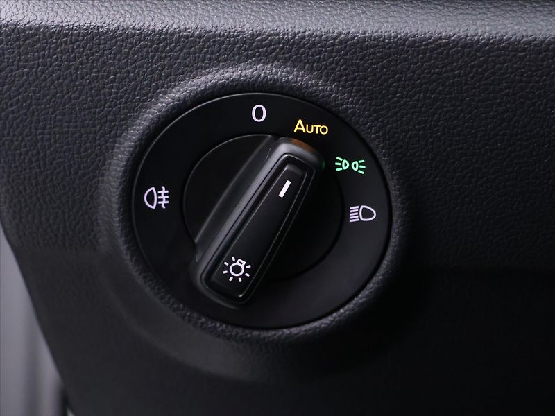 Volkswagen T-Roc 1,0 TSI 85kW Aut.klima CZ - fotka 16 z 34