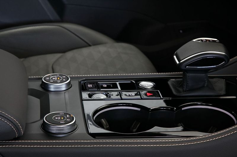 Volkswagen Touareg 3.0TDI 210kW RLine NT TZ ZÁRUK - fotka 27 z 48