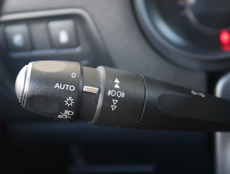 Citroën C4 (2016) 1.6 BlueHDi, nová STK - fotka 17 z 20