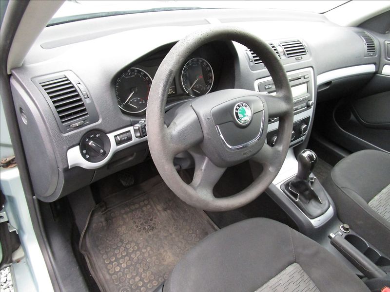 Škoda Octavia Combi 1.9TDi Ambiente, Klima - fotka 10 z 41