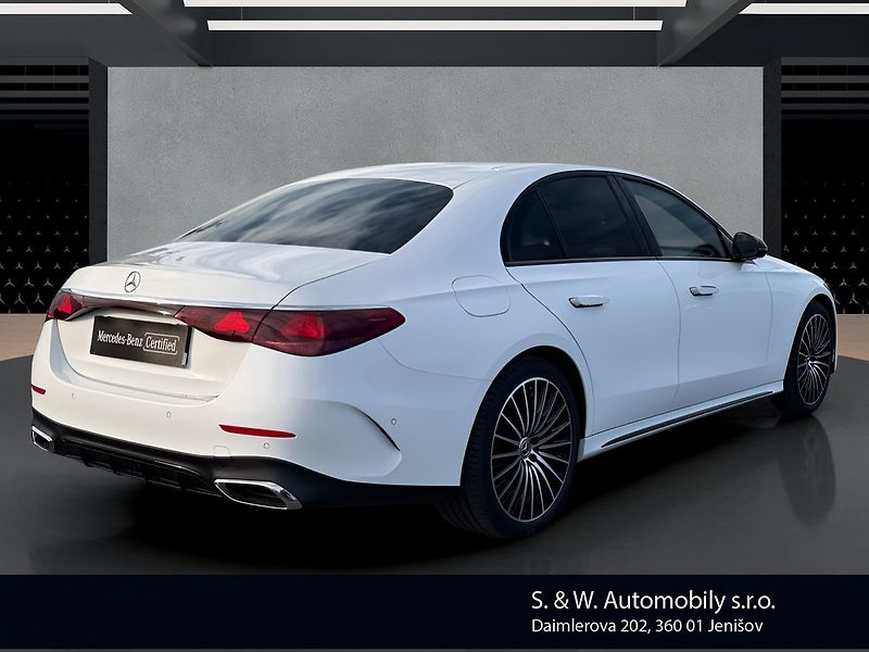 Mercedes-Benz Třídy E E 220 d 4MATIC - fotka 5 z 35