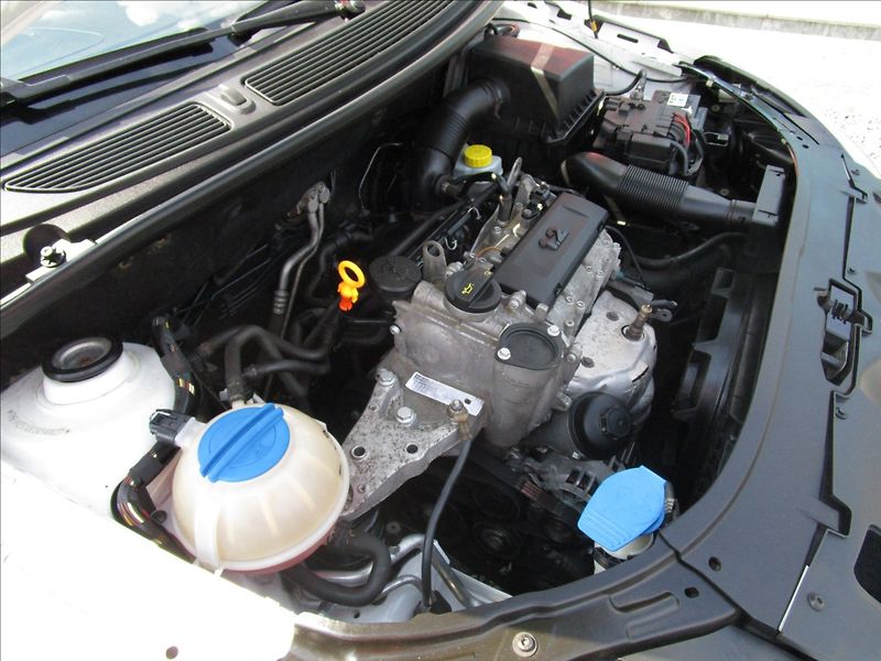 Škoda Fabia Combi 1.2i 12V Ambiente, Klima - fotka 39 z 41