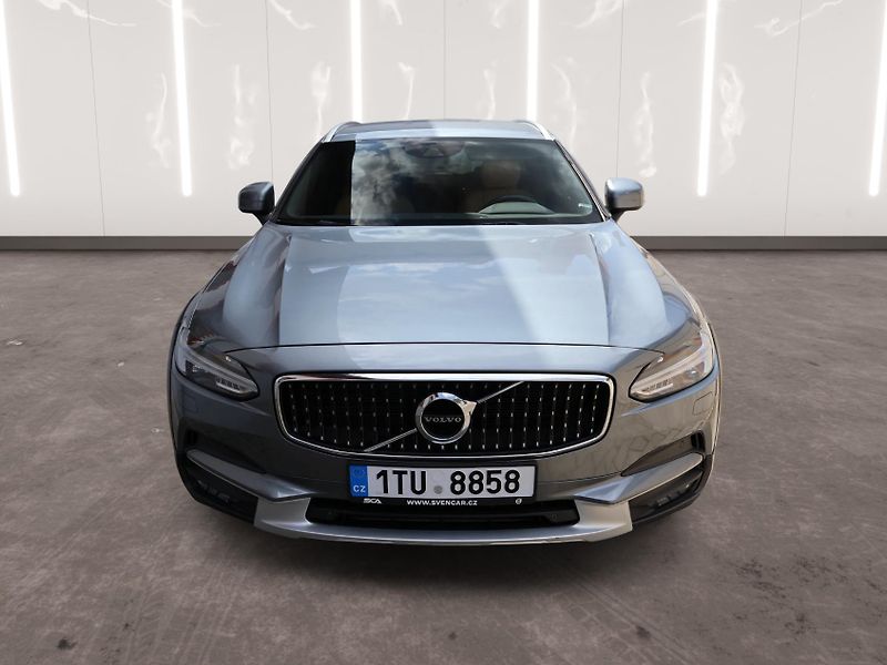 Volvo V90 (2018) D5 AWD Cross Country Pro - fotka 6 z 25