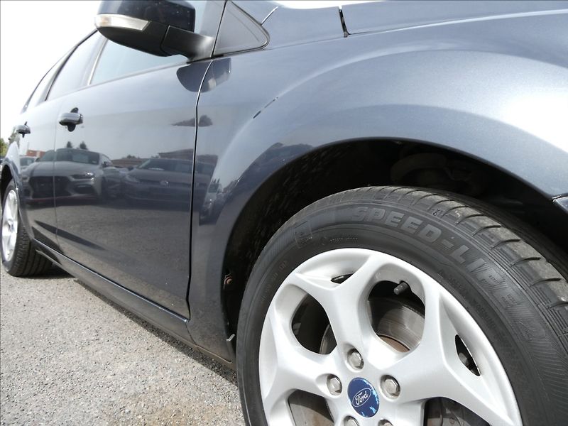 Ford Focus 1,6 16V 74kW 2xkola,závěs,serv - fotka 12 z 42