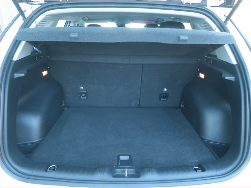 Jeep Compass (2021) 1.3 T-GDI, Tempomat - fotka 14 z 18