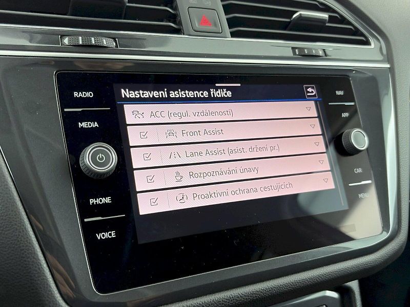 Volkswagen Tiguan Allspace (2022) Life 2.0 TDI 110kW - fotka 13 z 33