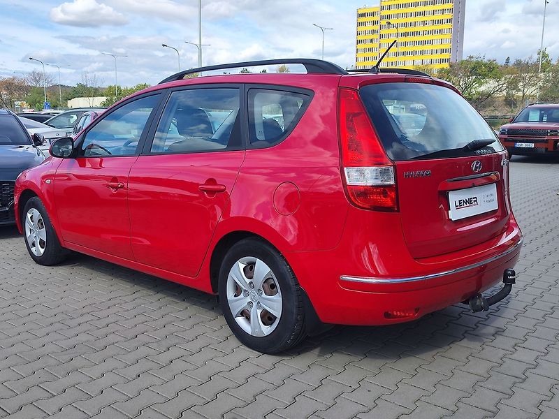 Hyundai i30 1.6 CVVT/92kW Made in Czech - fotka 7 z 24
