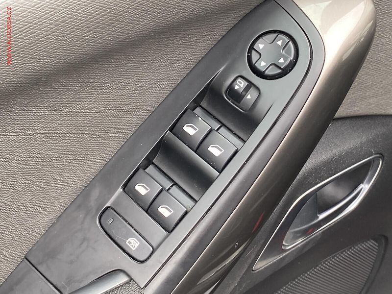 Citroën Grand C4 SpaceTourer (2020) 1.5 HDi, Shine, AT, panor - fotka 11 z 20