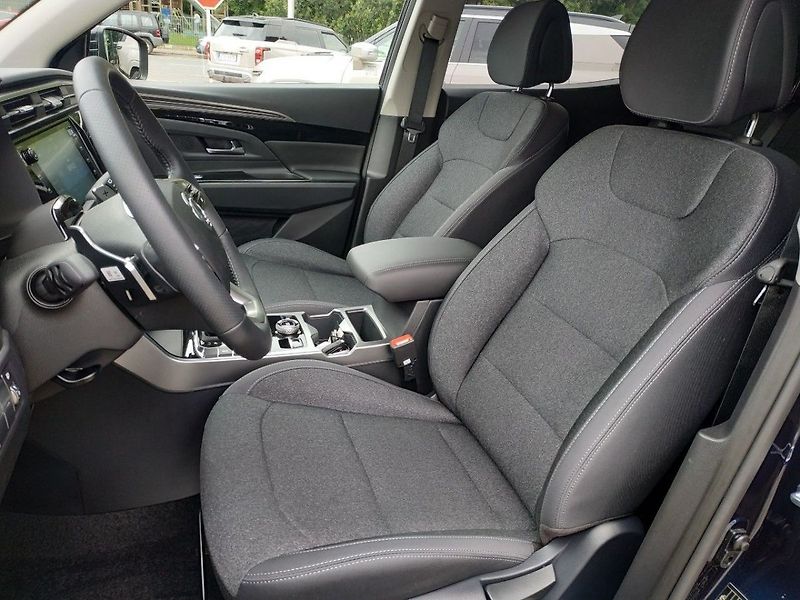 KGM Korando 1.5T, SMART,2WD, AT, SKLADEM - fotka 13 z 36