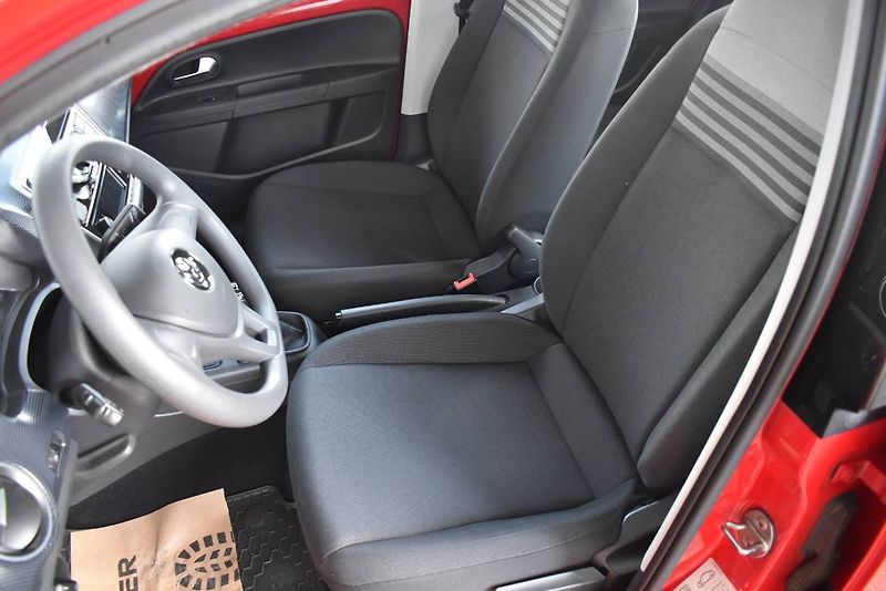 Volkswagen up! (2018) 1.0MPI 44kW Klima, - fotka 21 z 21