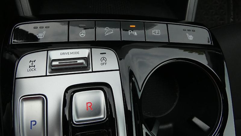 Hyundai Tucson 1.6 T-GDI HEV Style 4x4 Auto - fotka 17 z 23