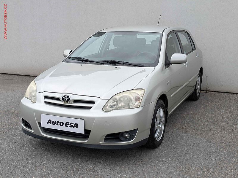 Toyota Corolla (2005) 1.4i - fotka 3 z 14