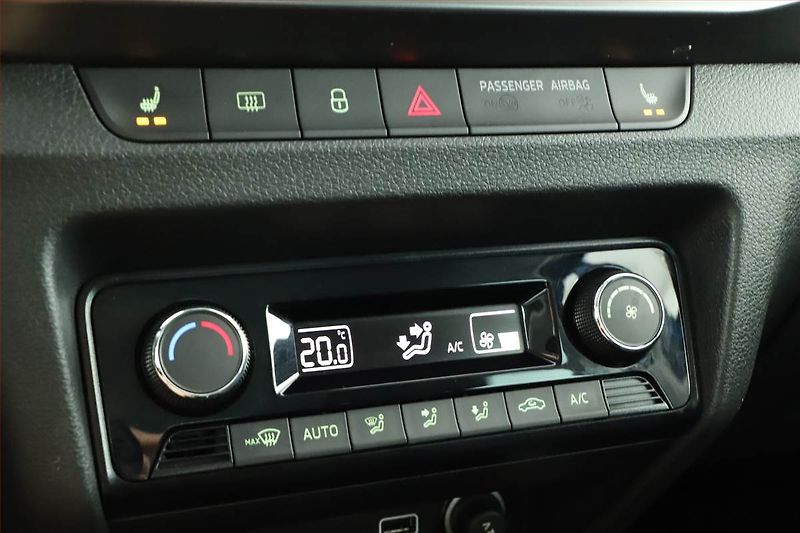Škoda Fabia (2019) Style 1.0 TSI, Navi, Tempomat - fotka 13 z 19