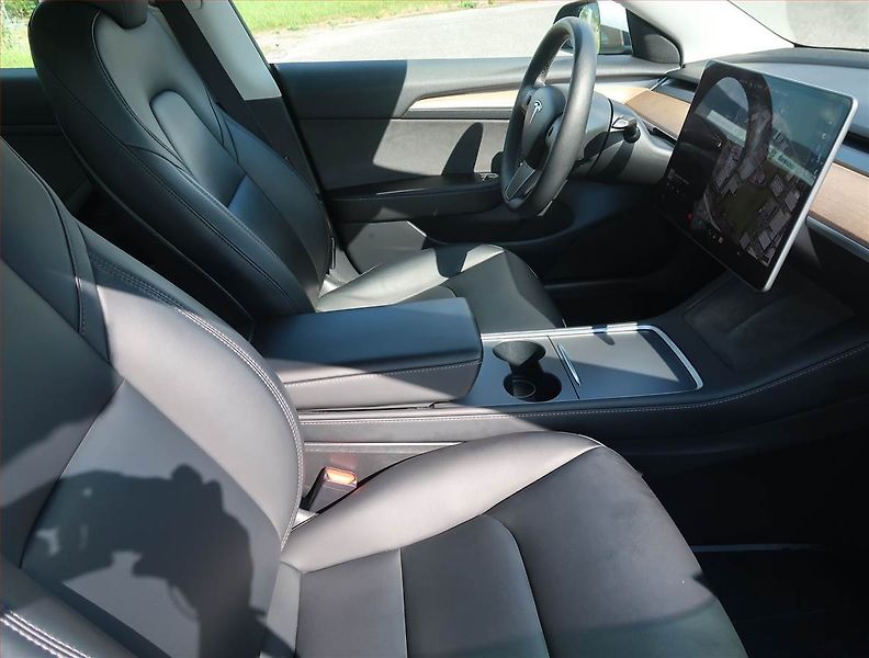 Tesla Model 3 (2022) Long Range 4WD 79kWh, SoH 89% - fotka 9 z 15