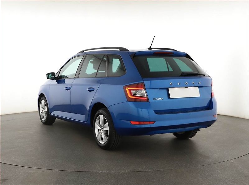 Škoda Fabia (2020) Style 1.0 TSI, Serv.kniha - fotka 4 z 16