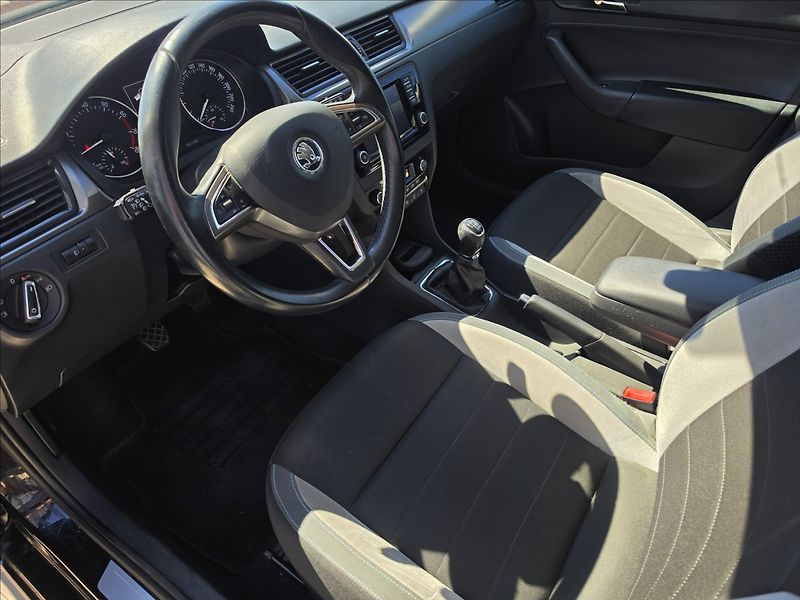 Škoda Rapid 1,2 TSi 81KW Joy TEMPOMAT ALU - fotka 11 z 48