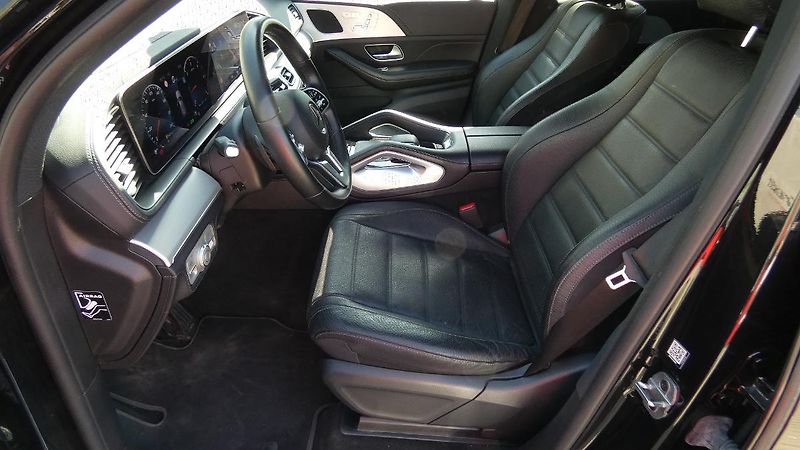 Mercedes-Benz GLE 300d 4Matic - fotka 19 z 26