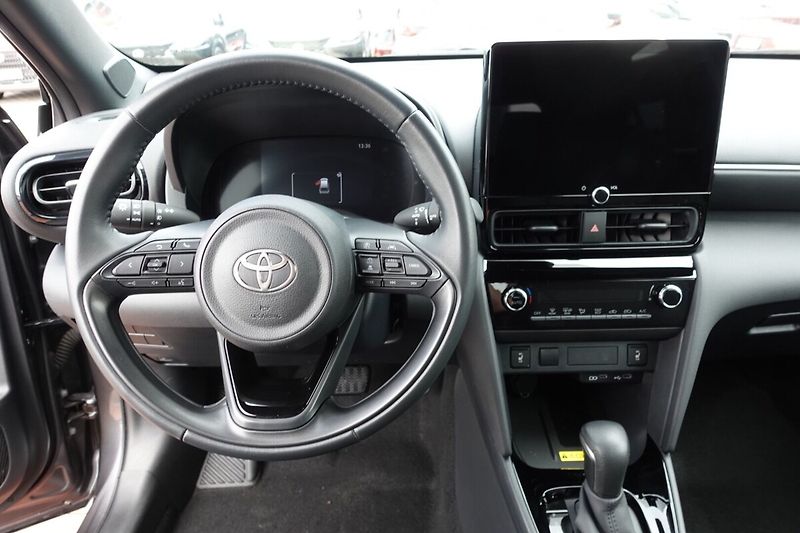 Toyota Yaris Cross 1,5 HEV Style - fotka 15 z 33