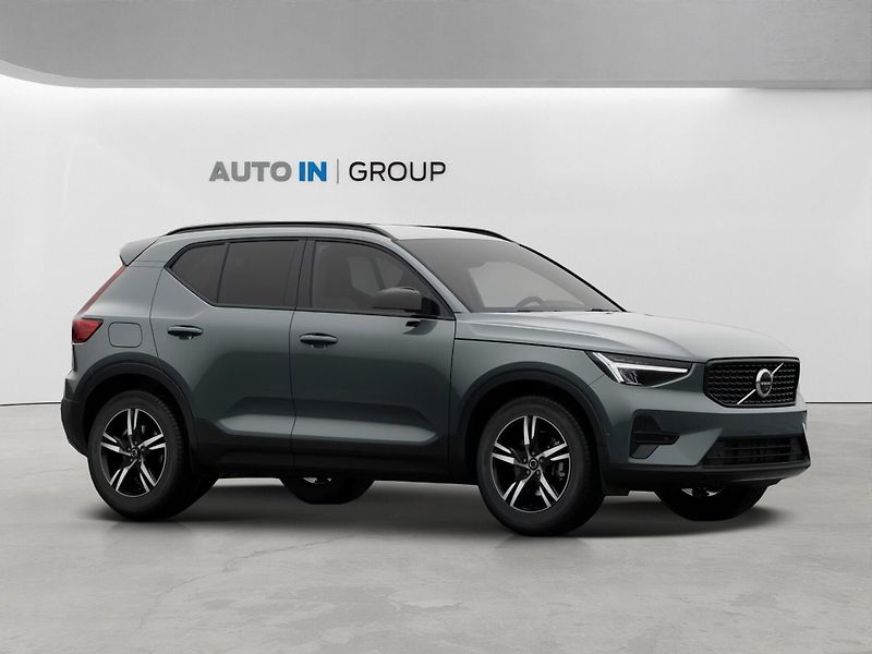 Volvo XC40 (2026) DARK B3 PLUS FWD,360°KAMERA - fotka 6 z 9