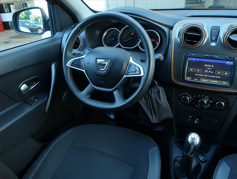 Dacia Sandero (2017) 0.9 TCe, ČR,1.maj, Serv.kniha - fotka 7 z 16