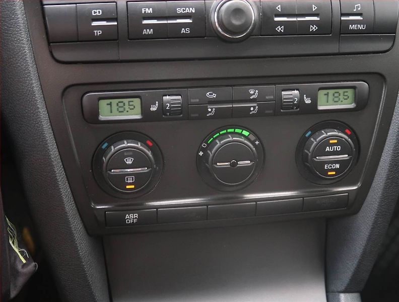 Škoda Octavia (2008) Elegance 1.6, Serv.kniha - fotka 15 z 18
