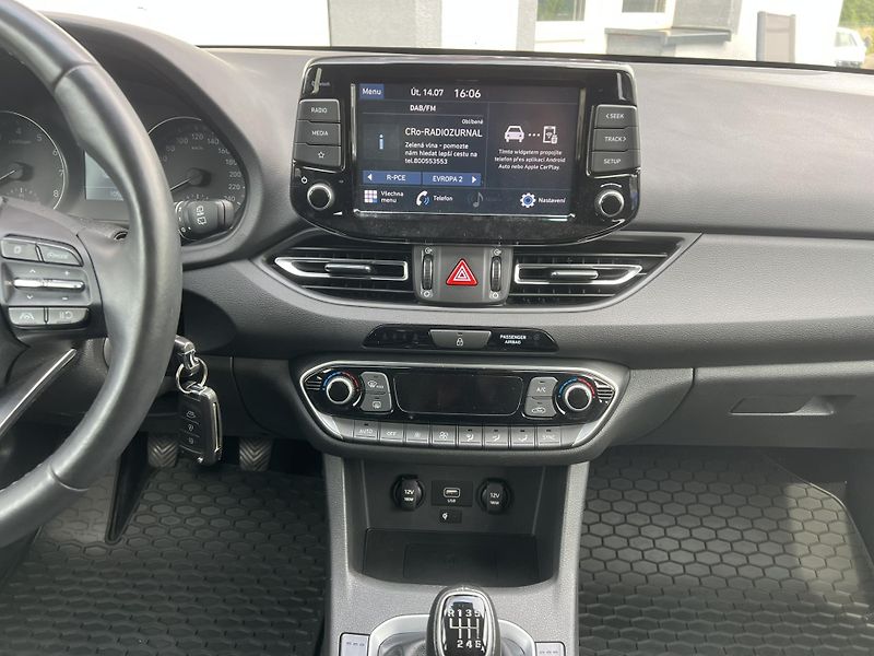 Hyundai i30 (2023) 1.5T-GDi 118kW SMART ČR NOVÉ - fotka 13 z 21