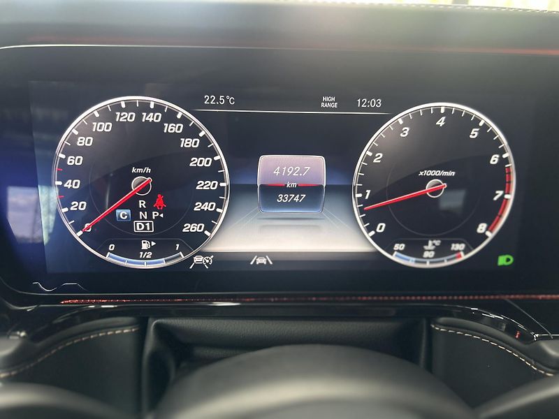 Mercedes-Benz Třídy G (2023) G 500 Manufaktur Orange AMG  - fotka 8 z 20