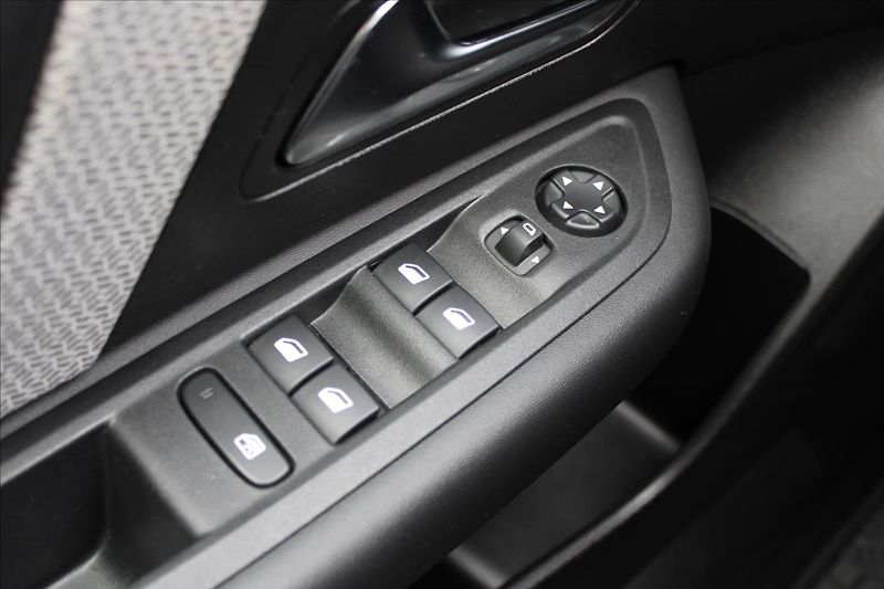 Citroën C4 1,2 PT  1.MAJ,ZÁRUKA,29.023KM - fotka 11 z 33