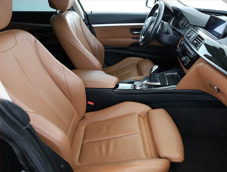 BMW Řada 3 (2017) Individual 320d xDrive GT - fotka 7 z 21